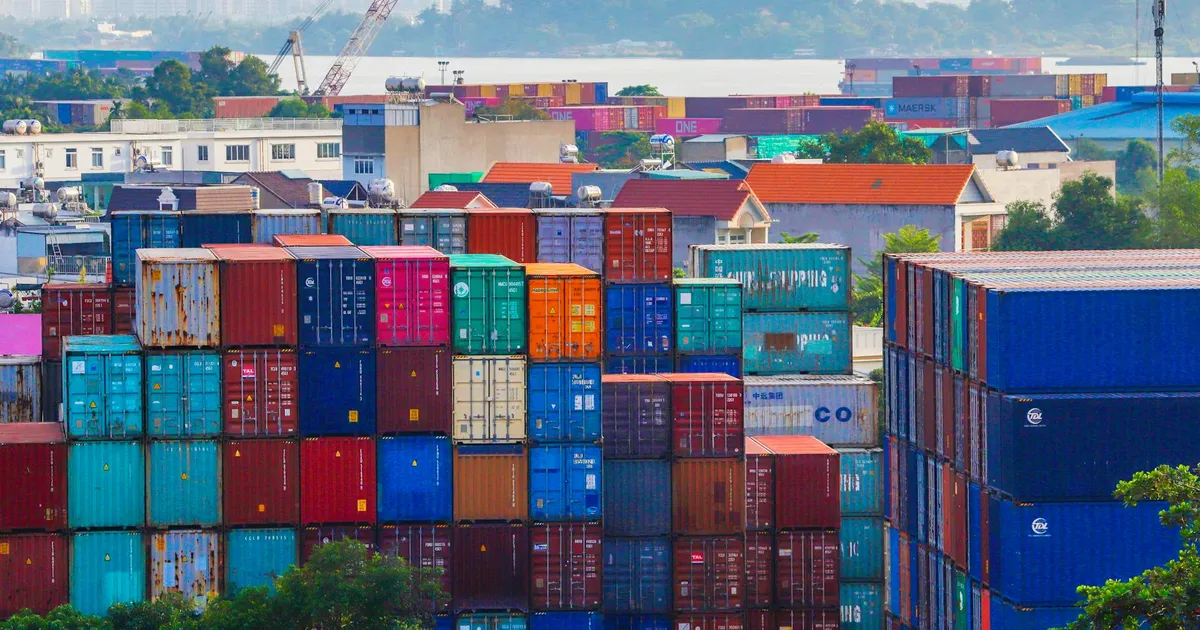 Trump x Europa: Guerra Comercial à Vista Abalará Seus FIIs?