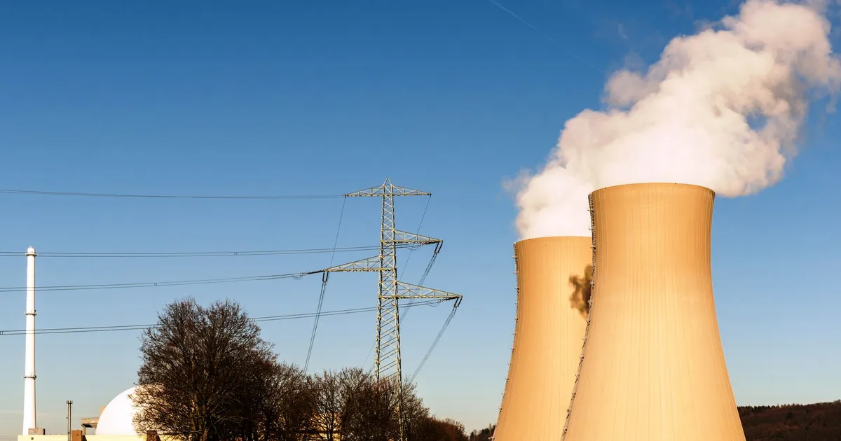Angra 3: torres de resfriamento usina nuclear, pilar energia nuclear e mercado de energia.