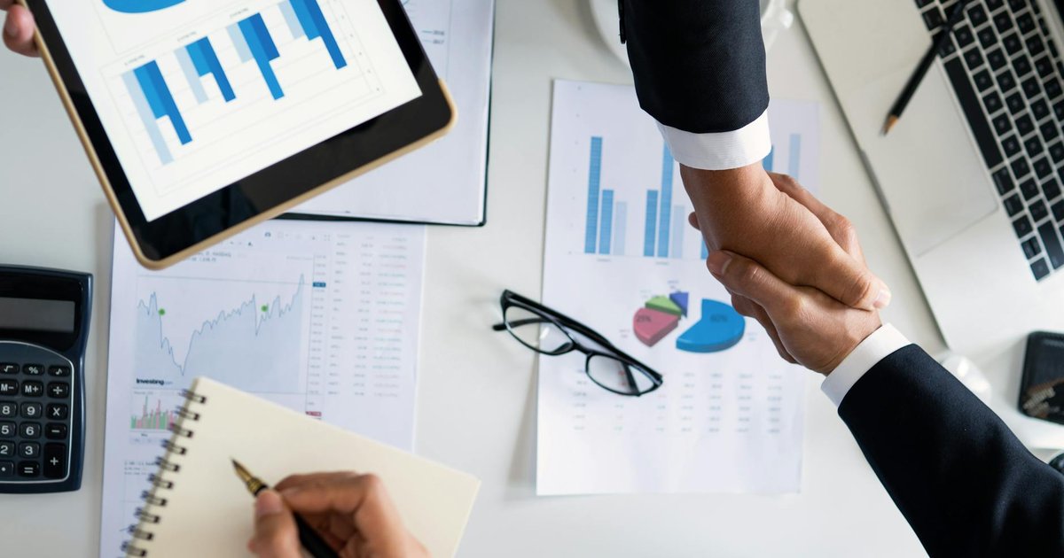 Azul decola, Telefónica Brasil brilha: os destaques da B3