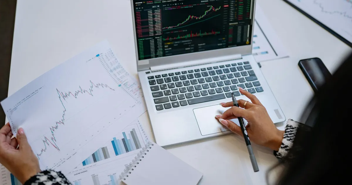 Balanços Agitados: Magalu e Ânima Surpreendem no Pré-Mercado