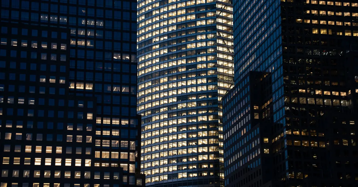 Bancos brilham à noite; IBM afunda no pregão: Citigroup, Goldman Sachs em destaque.