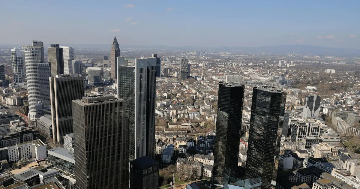 Frankfurt: Selic alta protege a economia como na Europa? Cenário para BC e inflação do petróleo.