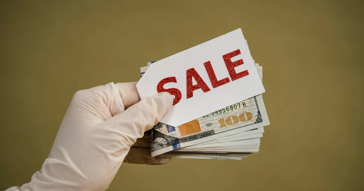 Dólar em leilão: Banco Central (BC) atua no câmbio para conter inflação.