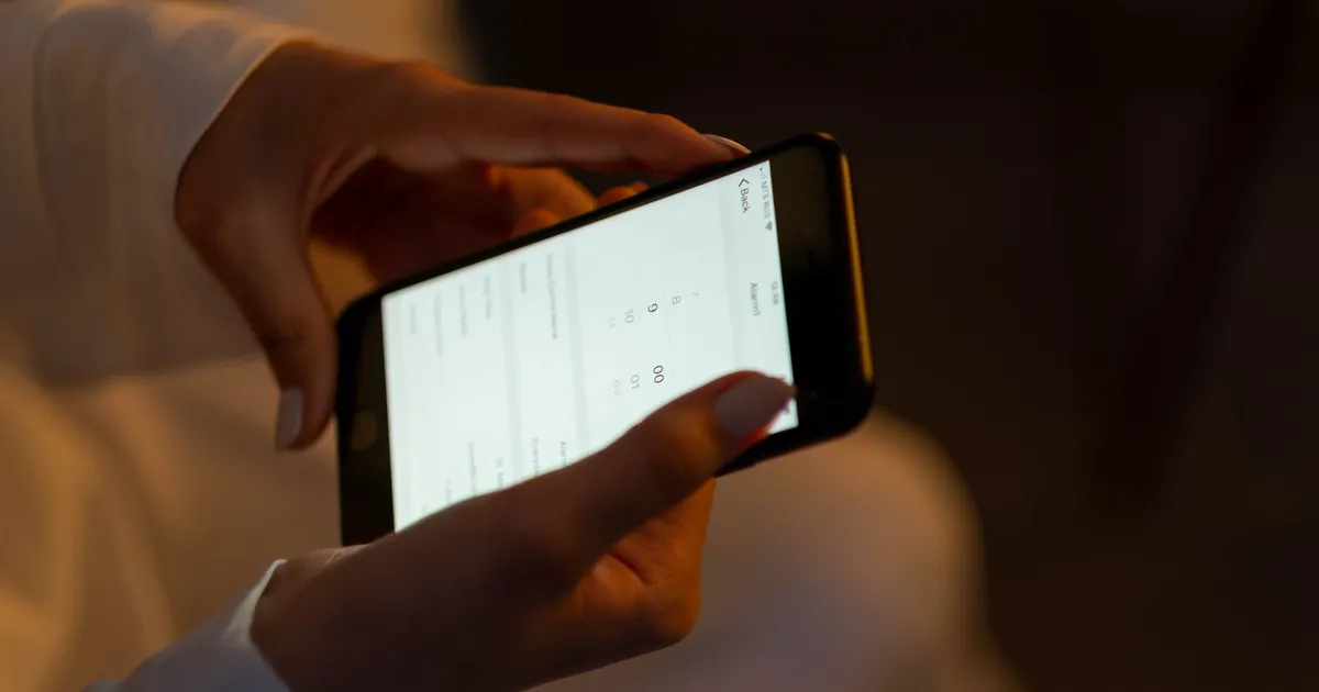 Bets para menores: Governo aperta cerco contra Apple e Google