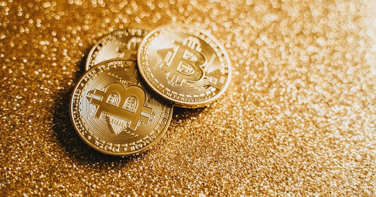 Bitcoin vs Ouro em 2026: Qual o Melhor Refúgio Contra a Inflação e Crises?