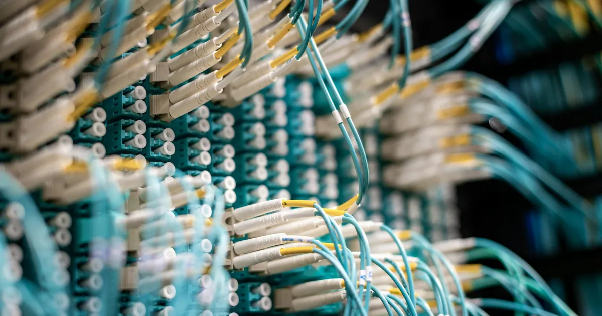 Claro compra Desktop (DESK3): Impacto no Mercado de Banda Larga e Ações em Alta