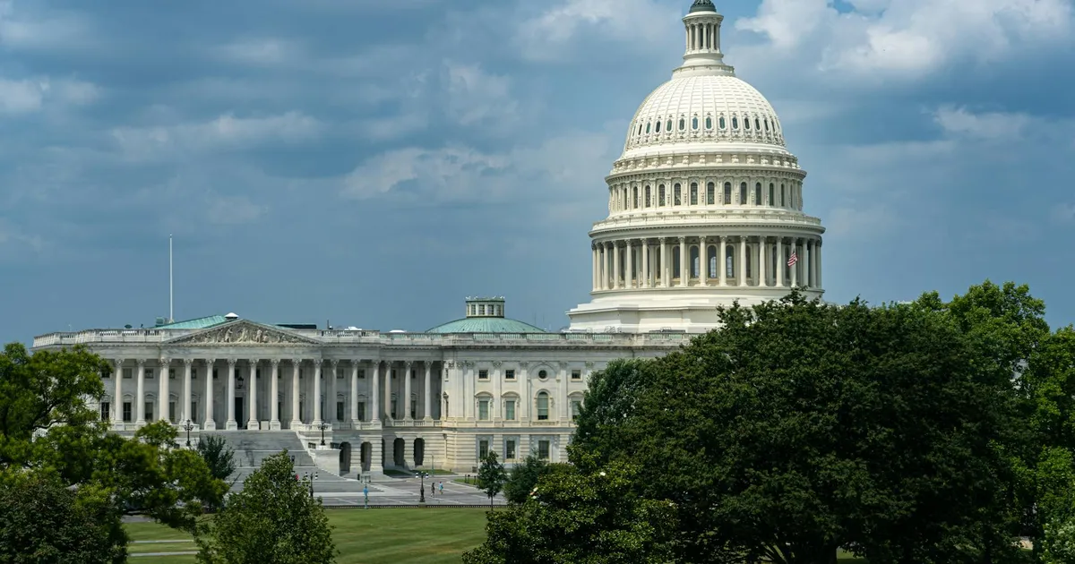 Congresso e Judiciário em foco: Capitólio dos EUA representa decisões sobre economia e salários.