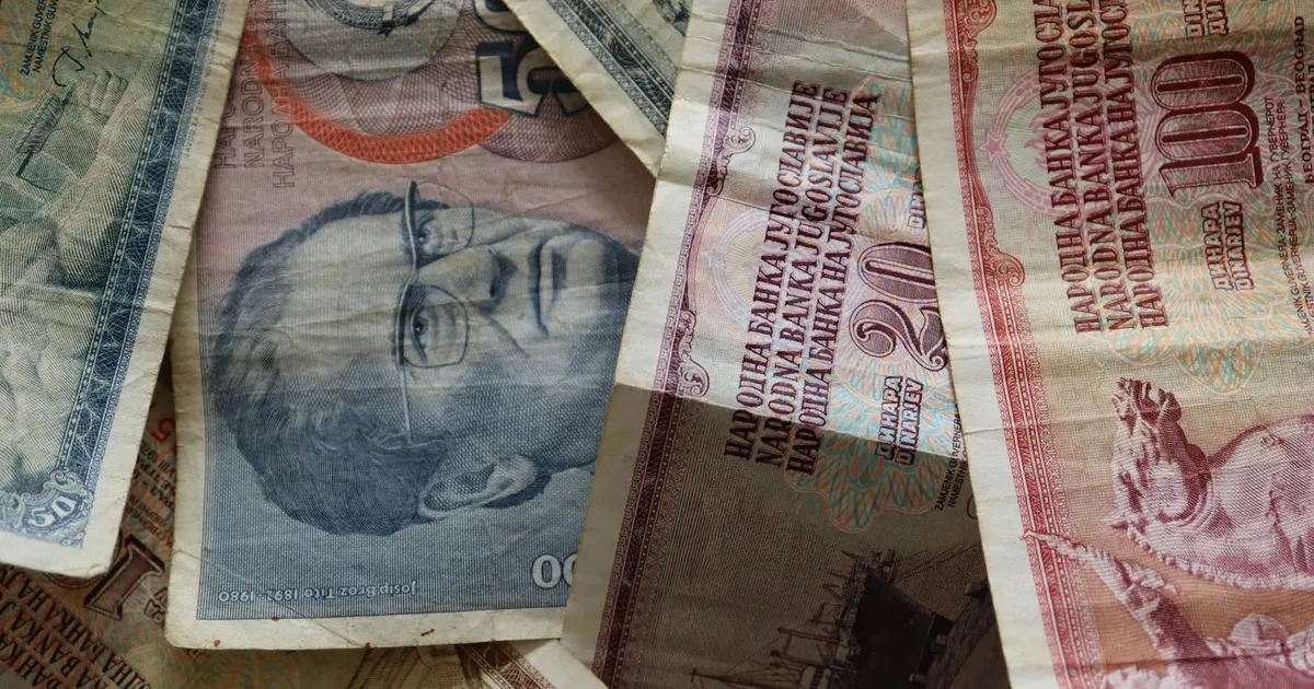 Déficit em Conta Corrente do Brasil em [Mês, Ano Corrigido]: Impactos no Dólar e Emprego