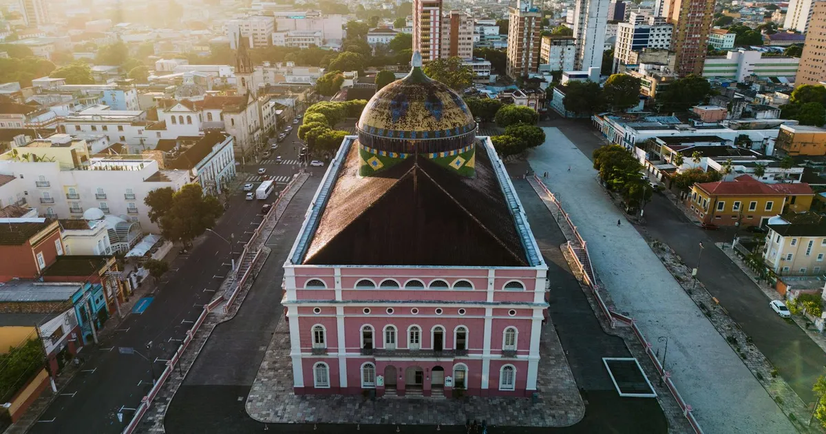 Teatro Amazonas, Manaus: Turismo no Pará impulsionado pela COP30 com impacto bilionário na economia.