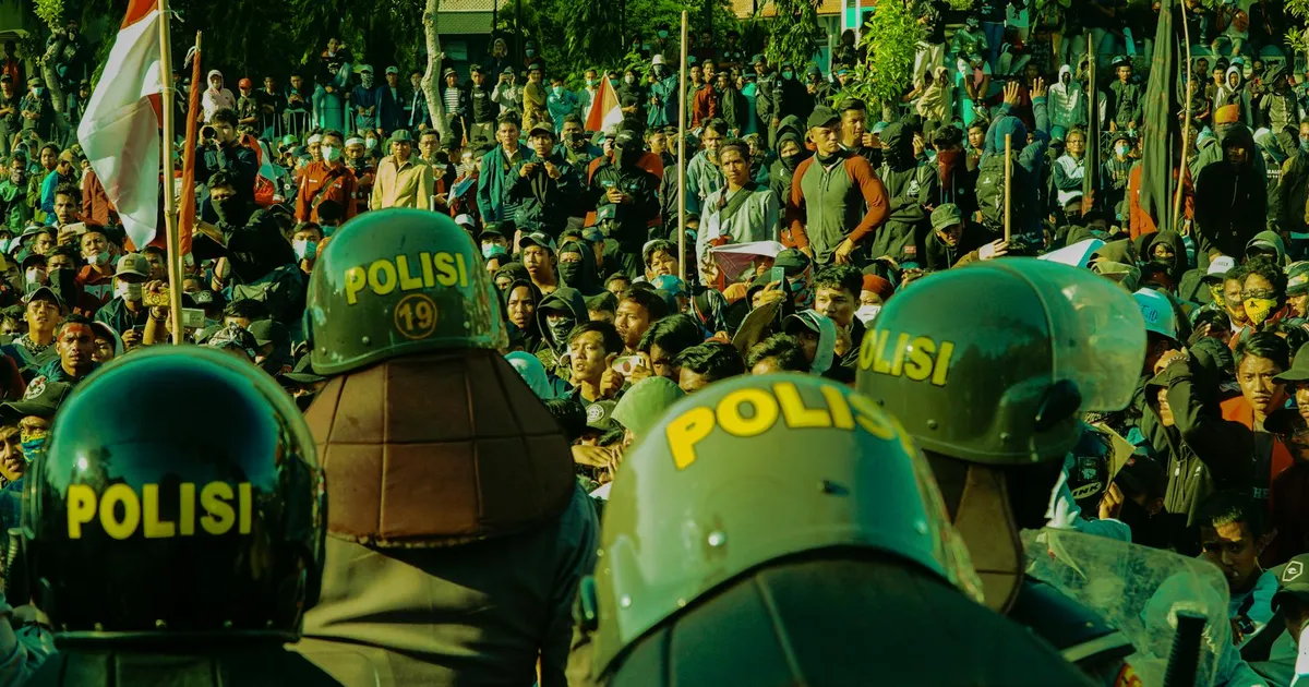 8/1: Coronéis perdem cargo e a conta chega para o bolso