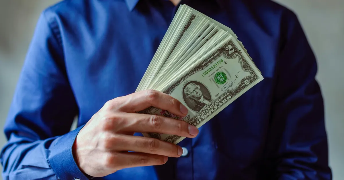 Dólar em alta e fluxo financeiro: o que muda para você?