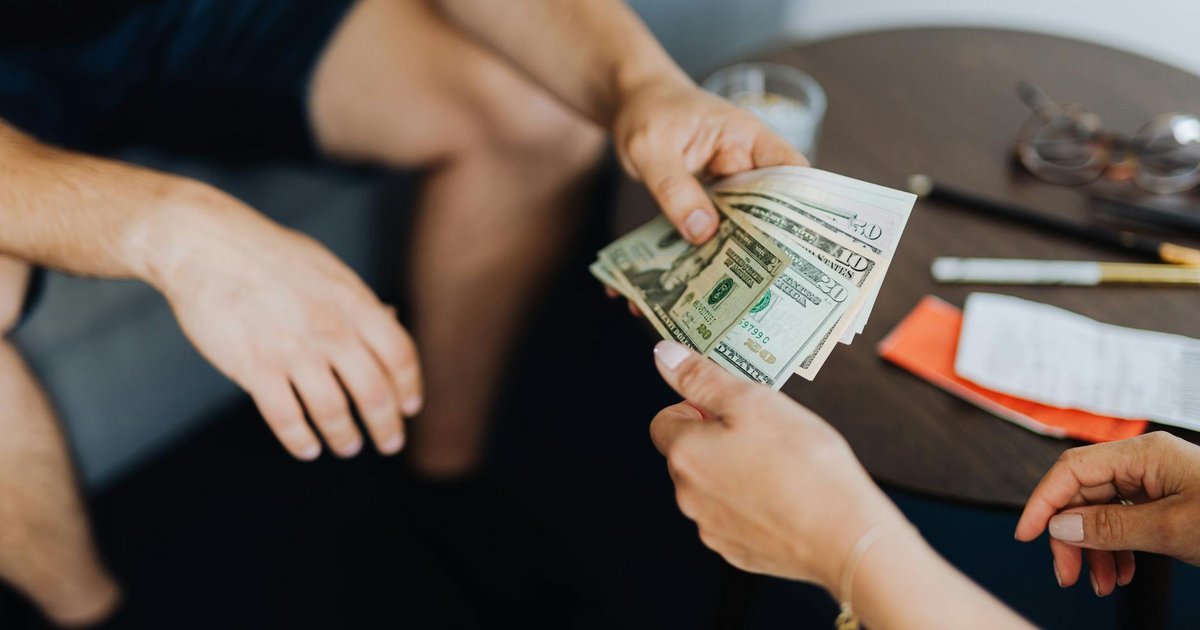 Dólar: Geopolítica e Apetite por Risco Ditam o Ritmo no Pré-Mercado