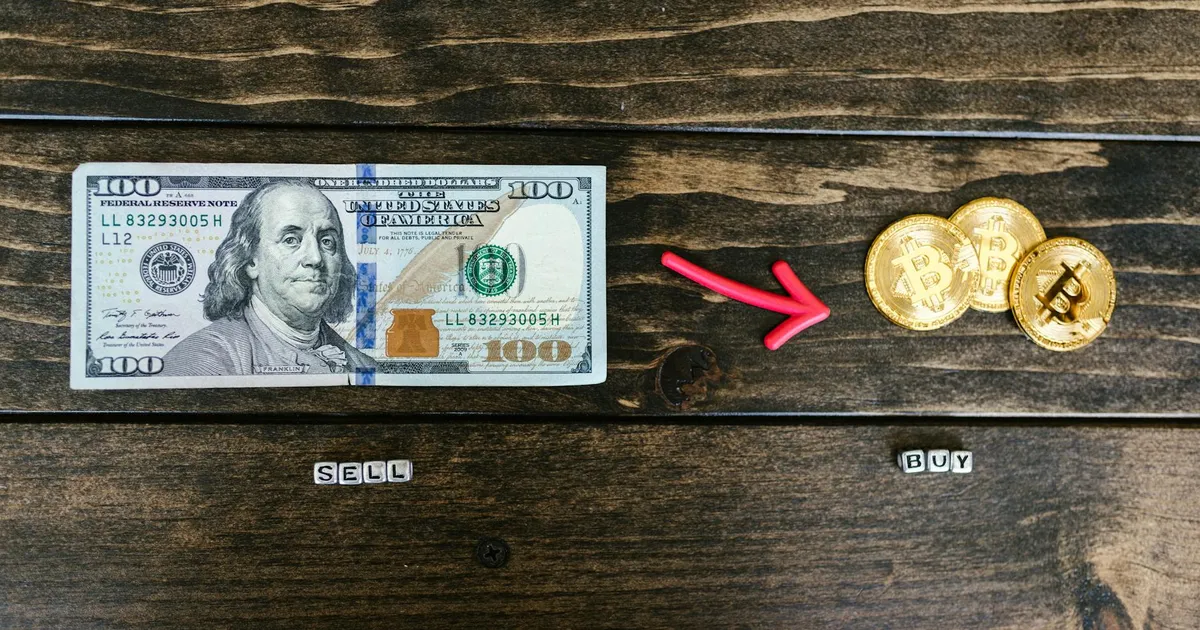 Dólar vs Bitcoin: Câmbio e investimentos com a trégua no Oriente Médio impactando o mercado financeiro.