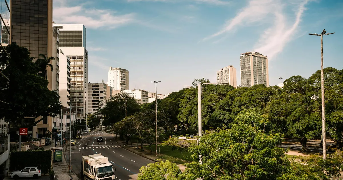 Rio de Janeiro ao fundo em artigo sobre nova eleição para governador após decisão do STF.