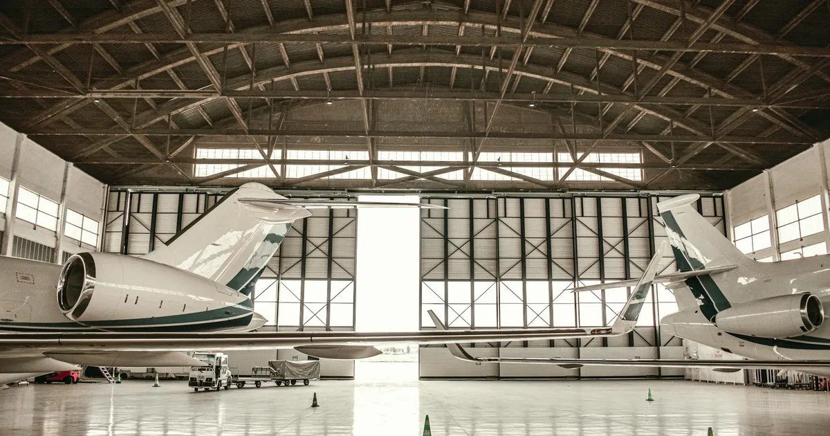 Embraer decola: entregas turbinadas animam mercado