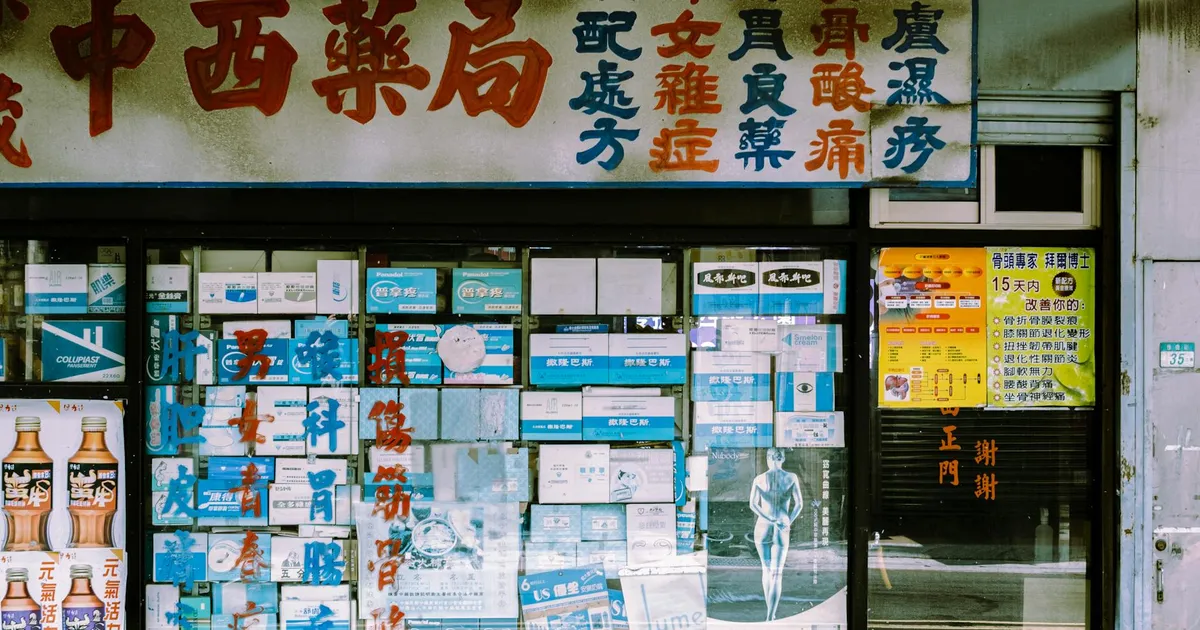 Embraer e Raia Drogasil em Ascensão: Impacto no seu Bolso e no Brasil