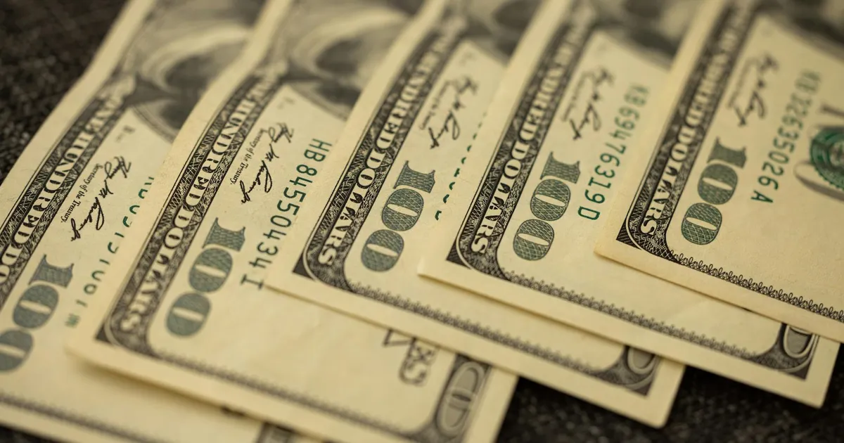 Feriado na B3: Dólar em queda e small caps no divã