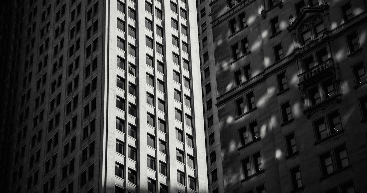 FIIs de Escritórios em 2026: Vale a Pena Investir na Crise?