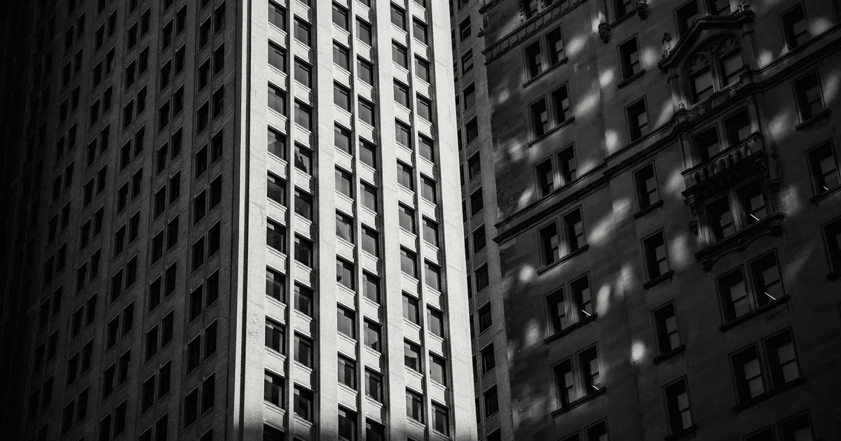 FIIs de Escritórios em 2026: Vale a Pena Investir na Crise?