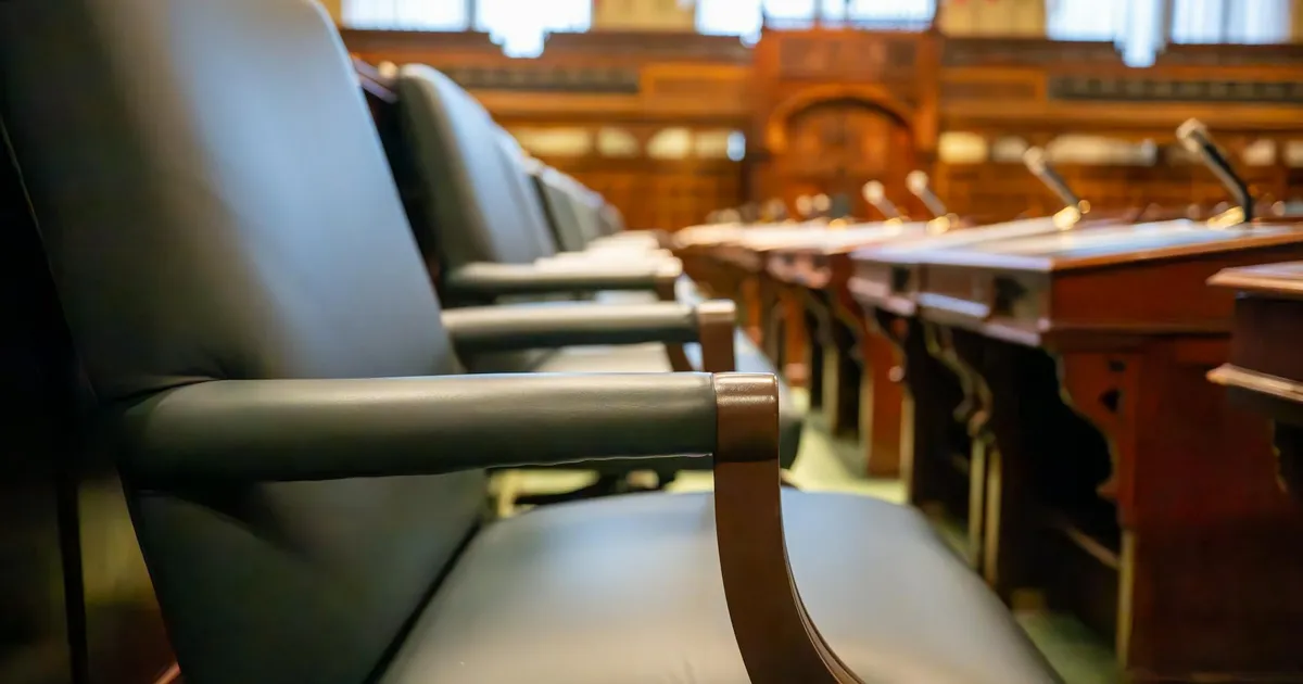 Semana de 4 Dias no Brasil? Debate Aquece no Congresso!