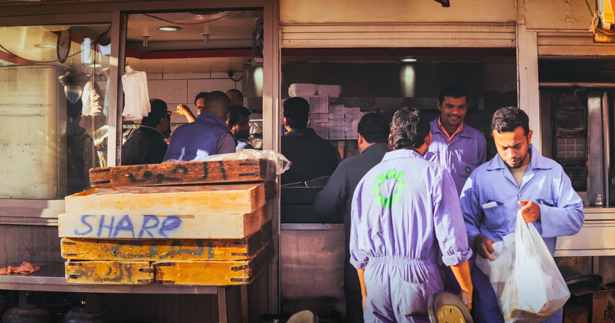 Fim da 6x1 emperra: Governo adia e você trabalha + pra comer