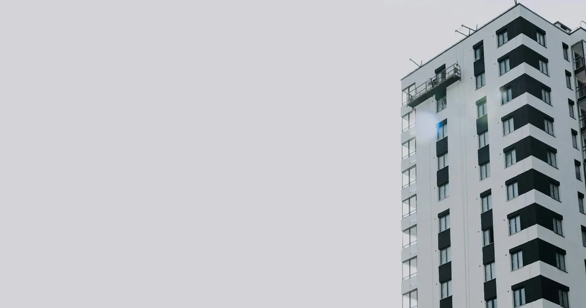 KNCR11: Vale a Pena? Fundo Imobiliário vs Selic em Queda