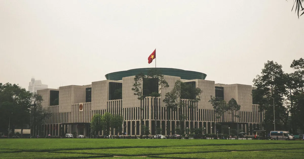 Banco Central no centro da política: tensão e futuro da política monetária com Galípolo, Lula e Campos Neto.