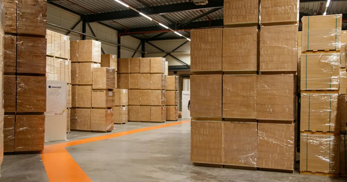 Galpão logístico: Investimento em depósitos impulsionado por e-commerce e alta dos combustíveis.