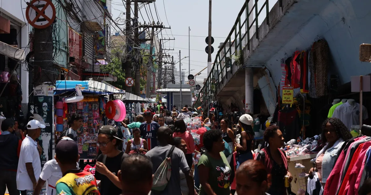 Mercado de rua em SP: tensão geopolítica e tarifas impactam dólar e Ibovespa