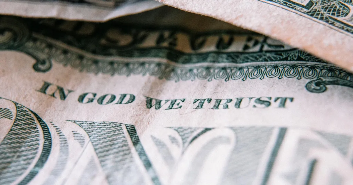 Geopolítica mexe com o bolso: Dólar sobe e carne em xeque