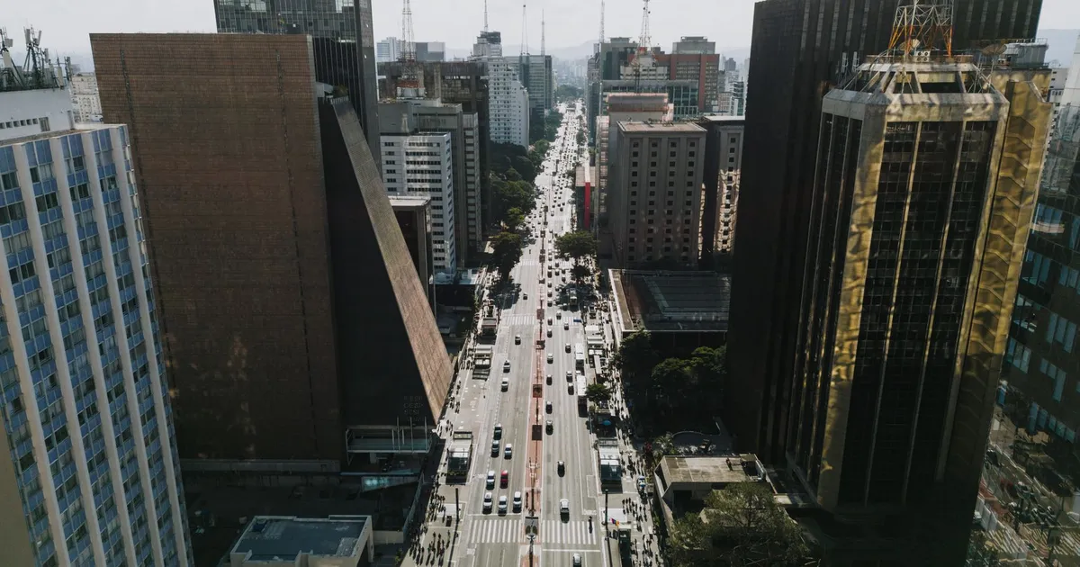 Avenida Paulista, SP: símbolo da economia e do impacto dos juros no bolso dos brasileiros.