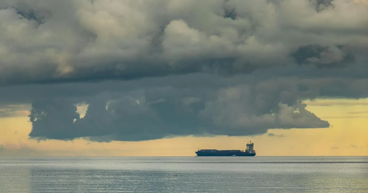 Guerra no Irã: como o conflito afeta o seu bolso no Brasil?