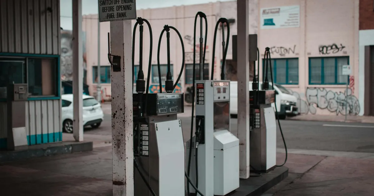 Guerra no Irã já pesa no bolso? Gasolina sobe e inflação preocupa