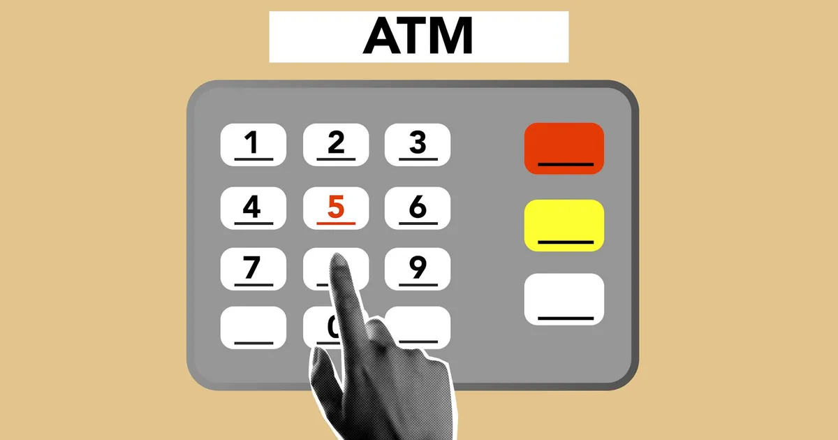 Segurança bancária com IA: pessoa digitando senha no caixa eletrônico. Inteligência Artificial nos bancos.