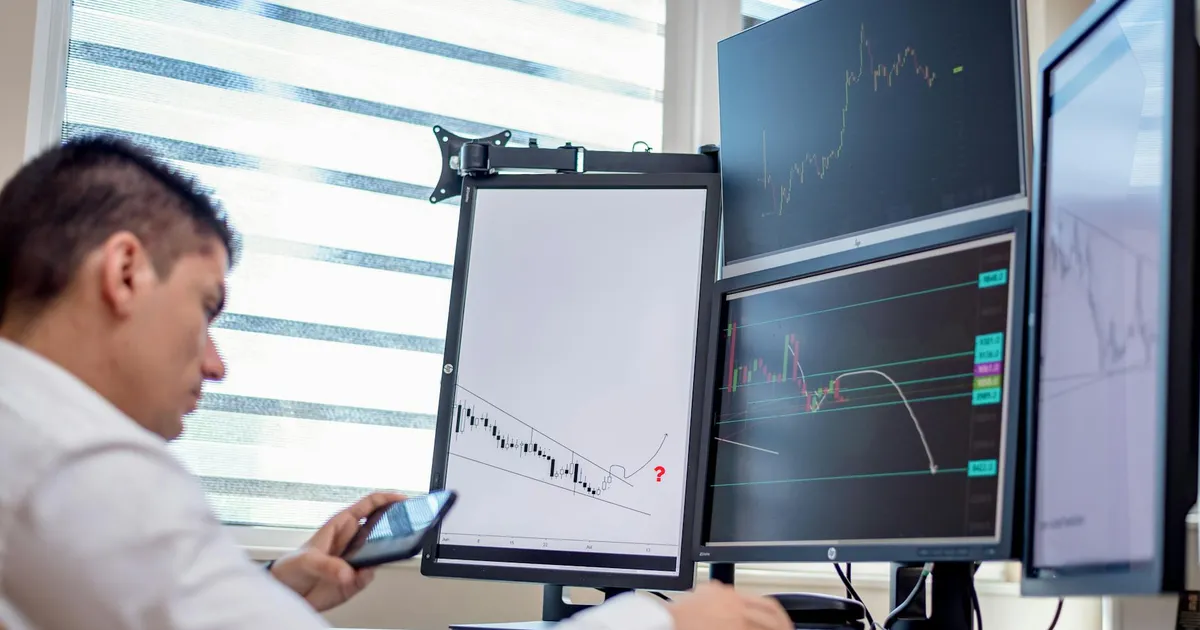 Ibovespa cede aos EUA, mas balanços dão o tom por aqui