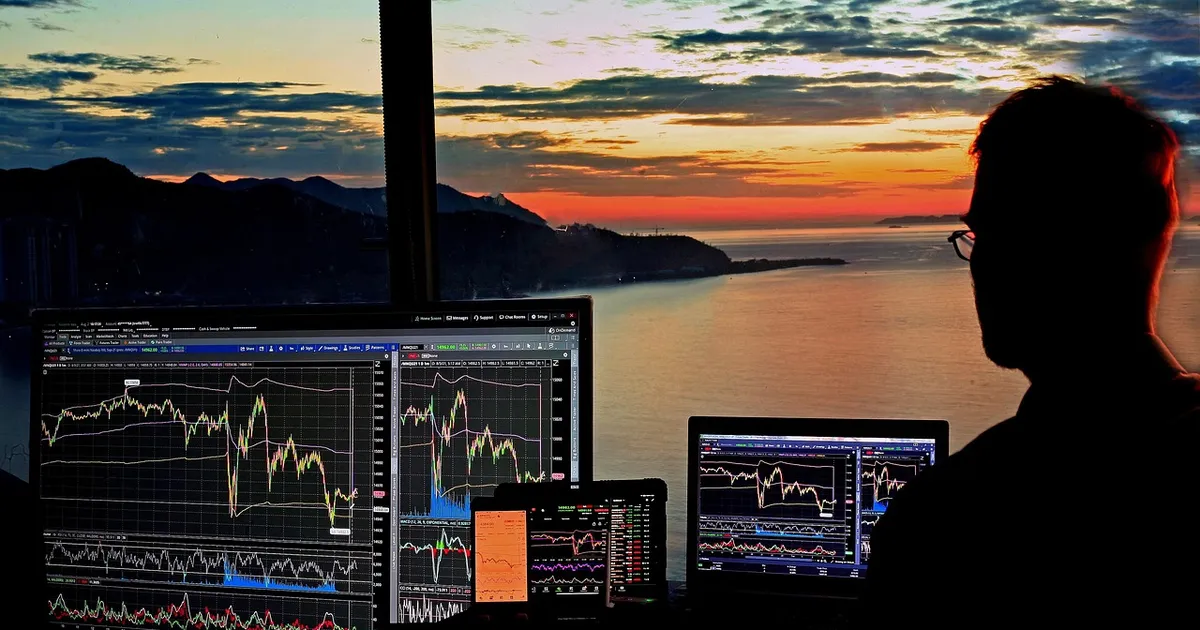 Gráfico Ibovespa, Petróleo e Confiança do Consumidor. WEG e Petrobras em foco.
