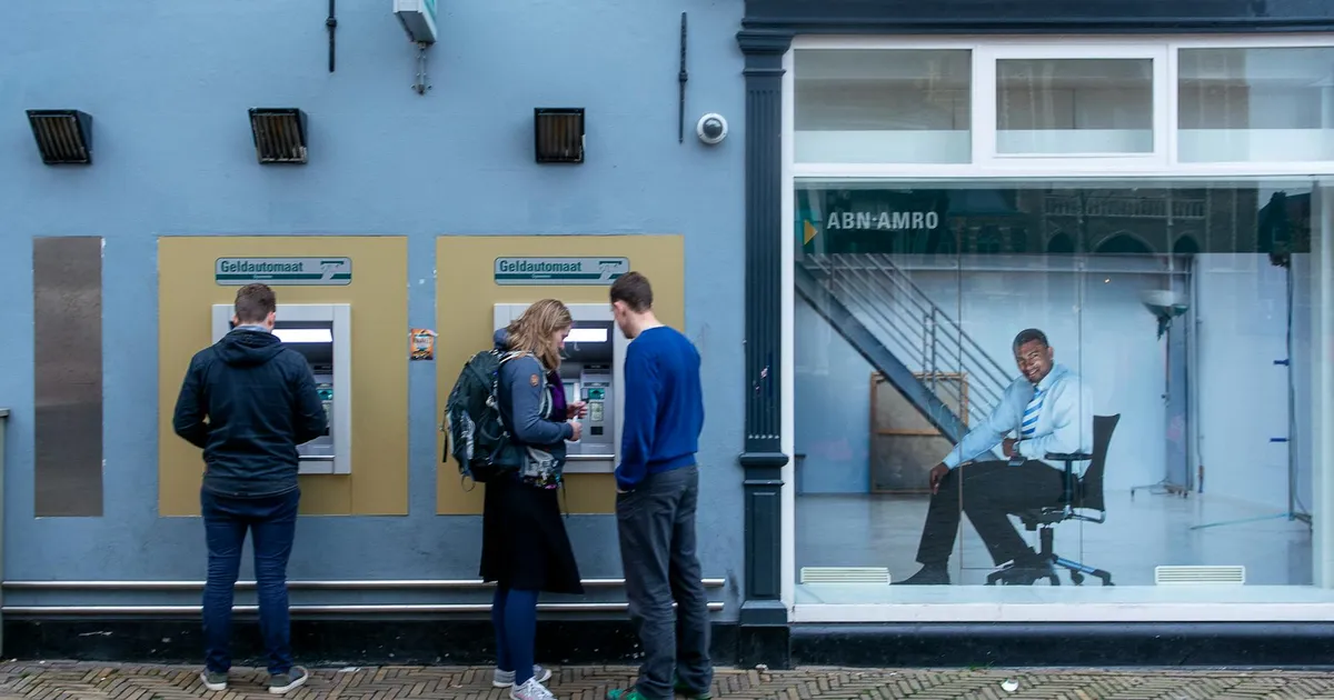 Itaú (ITUB4) e Santander (SANB11): O Que Esperar dos Balanços?