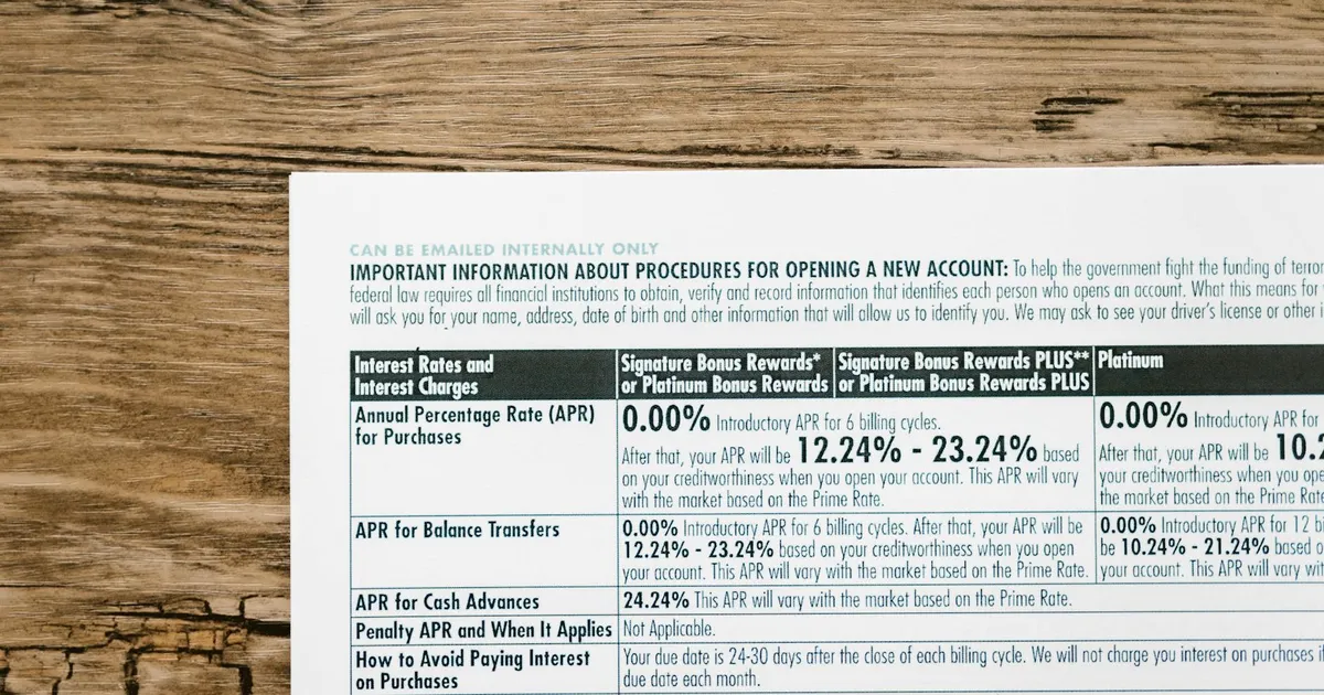 Juros futuros sobem: BC no radar e FIIs no divã?