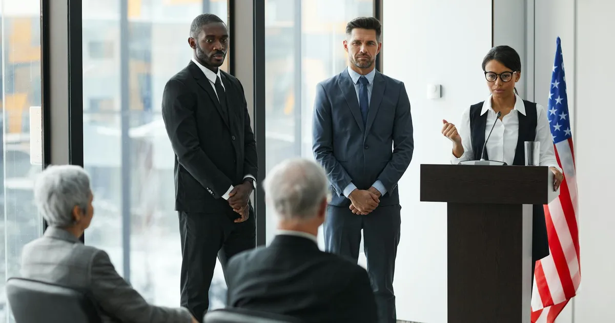 Lula e o Congresso Nacional: popularidade em xeque para 2026 com sombra de Bolsonaro.