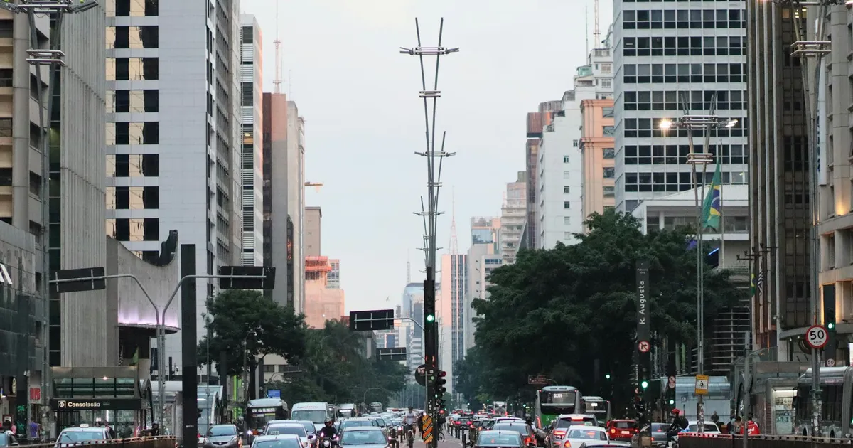 Mercado: Copel e Azzas em foco; Petrobras paga dividendos