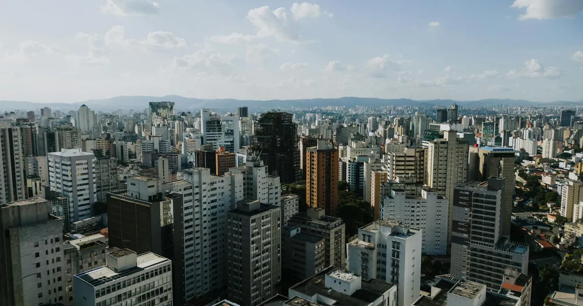 Nubank e Caixa Decepcionam: Entenda o Impacto no Mercado Financeiro e FIIs