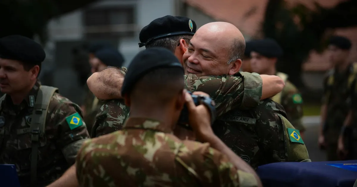 Militares Presos por Golpe: Impacto na Democracia e Economia