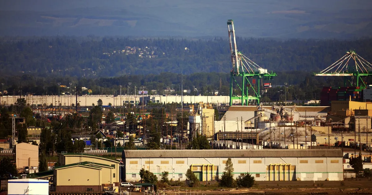 Porto industrial no Paraguai: economia aquecida atrai empresas e investimentos, acendendo alerta no Brasil.