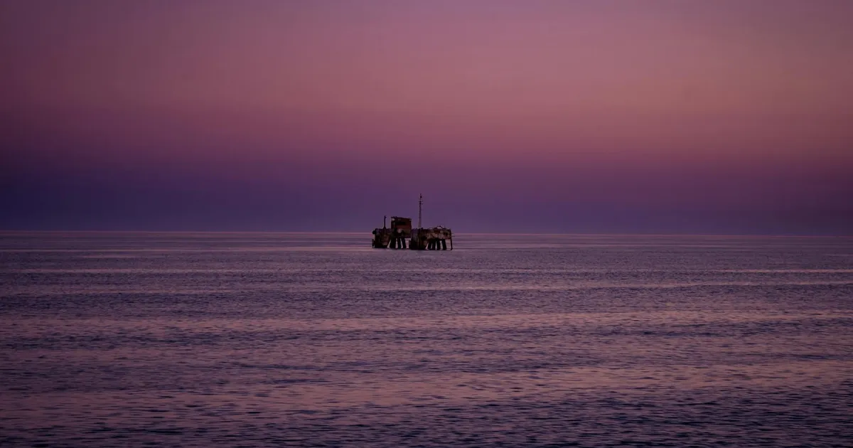 Plataforma Petrobras na Bacia de Campos. Investimento e produção impulsionam dividendos.