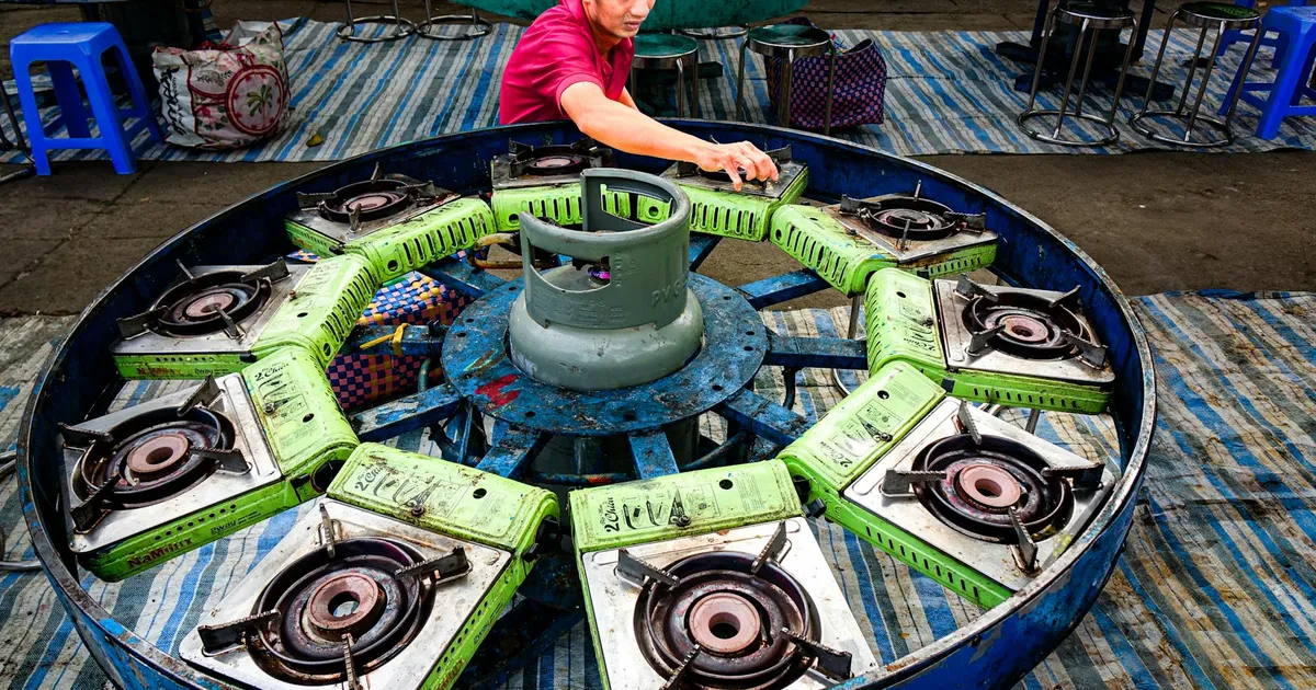 Gás de cozinha: botijão e fogão ilustram debate sobre preço do GLP e inflação após fala de Lula sobre a Petrobras.