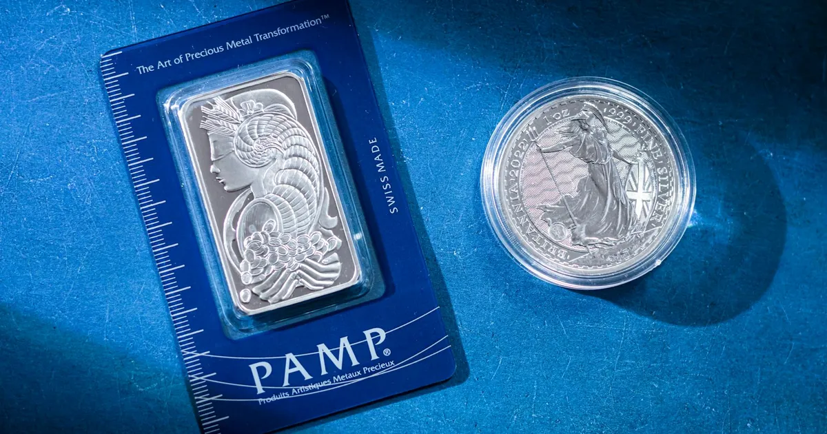 Petróleo explode e prata afunda: o que está sacudindo as commmodities