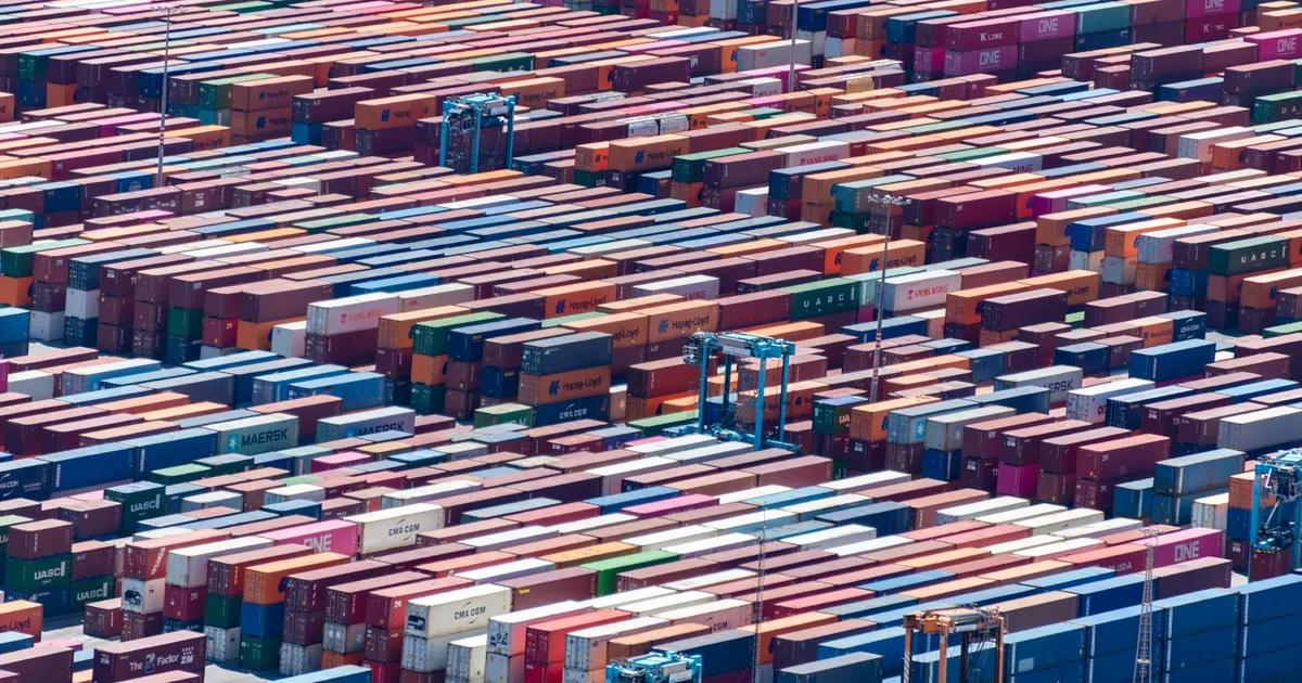 Portos bombando e trens nos trilhos: o que muda na economia?