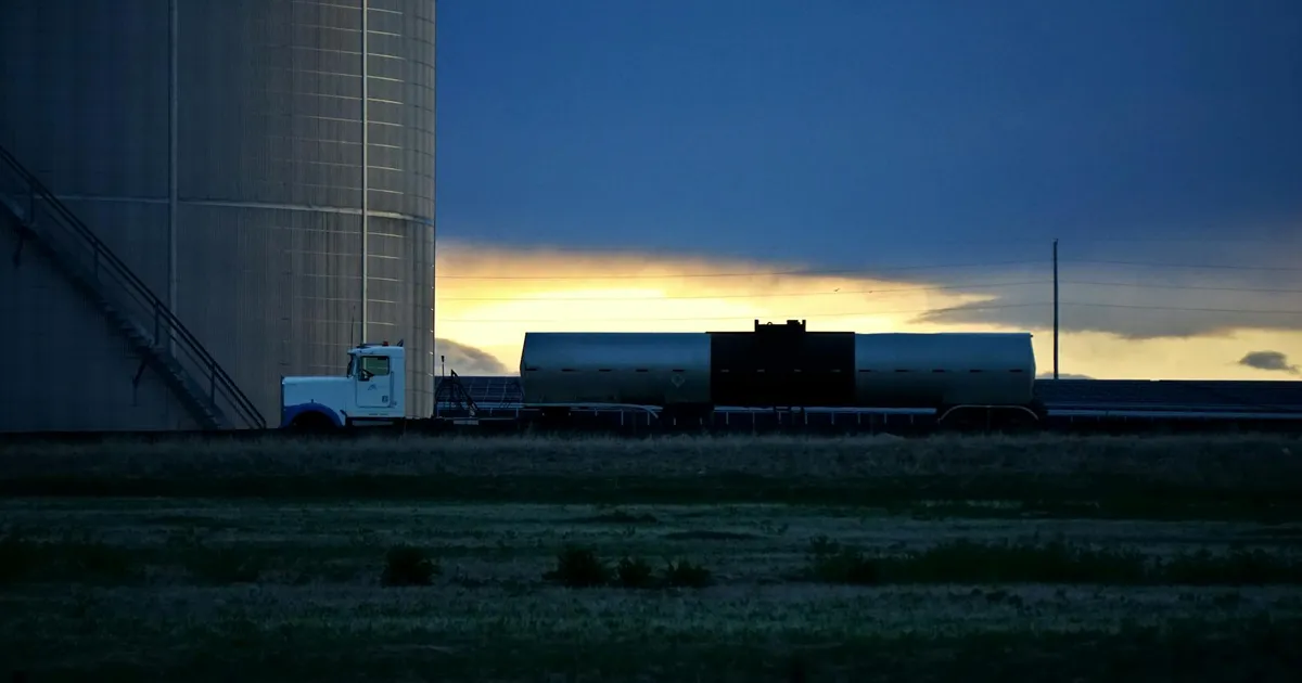 Caminhão diesel no campo: reflexo do esforço do governo para baixar preço e controlar a inflação.