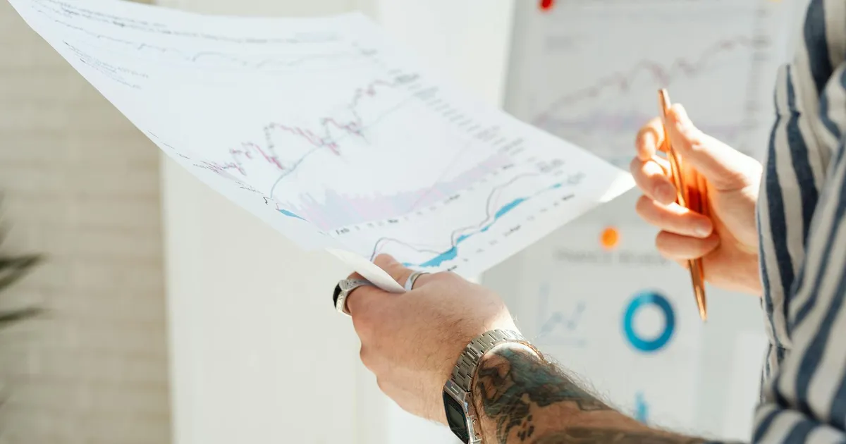 Ações: Onde alocar em março? Safra e XP revelam suas apostas