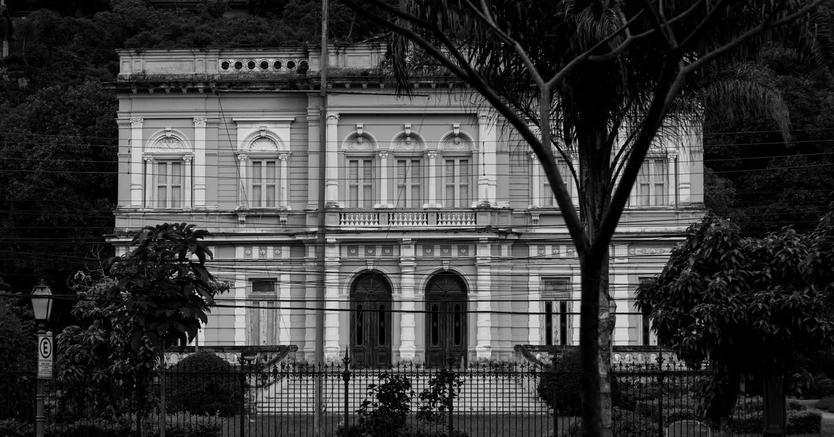 Palácio Rio Negro, Rio de Janeiro. Artigo sobre Ricardo Couto, Alerj e acordo no STF, Cármen Lúcia.